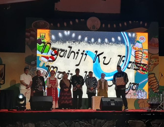 Bapenda Kabupaten Sukabumi Raih Juara Favorit di Fashion & Culinary Night 2025!